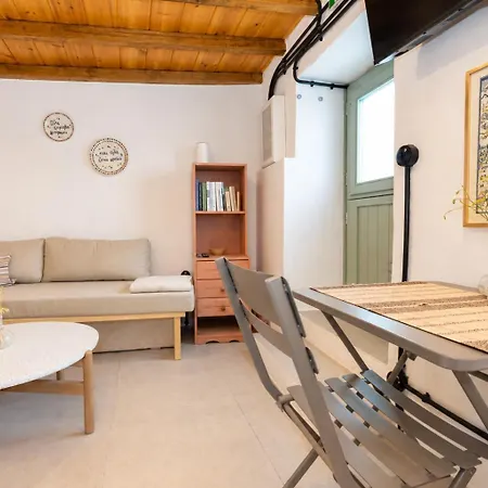 Slow Living In Apano Meria, Syros Ferienhaus Kambos