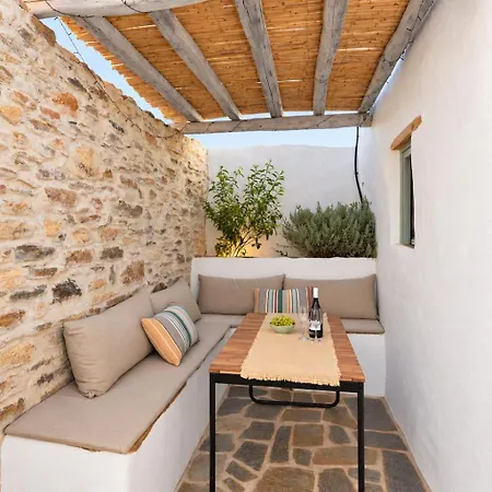 Slow Living In Apano Meria, Syros Ferienhaus Kambos
