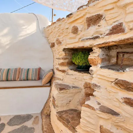 Slow Living In Apano Meria, Syros Ferienhaus Kambos
